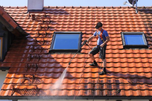 Roof Cleaning And Coating